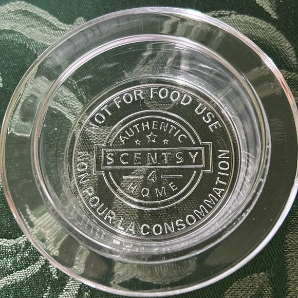 Scentsy BETTER TOGETHER large Warmer pink & white heart design beautiful - Picture 4 of 5